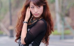 粉嫩被两个黑粗大频繁进出